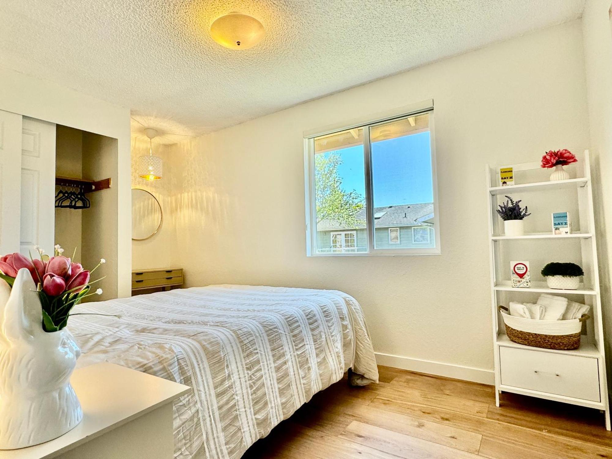 Besa Homestay Near Beach And Seatac Airport - Shared Bathroom With Max 2 Guests Des Moines Exterior photo