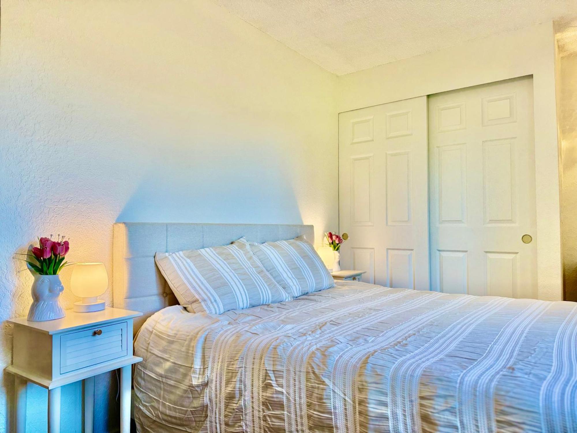 Besa Homestay Near Beach And Seatac Airport - Shared Bathroom With Max 2 Guests Des Moines Exterior photo